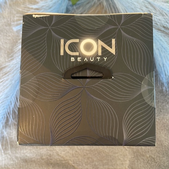 New in Box- Icon beauty - USB powered, mini humidifier - Picture 6 of 7